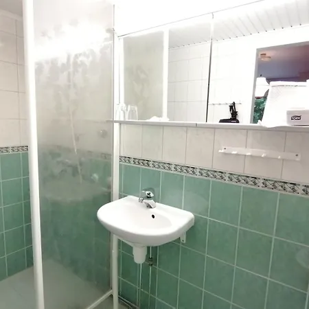 מלון Esplanad 2*